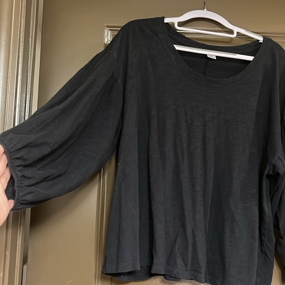Light weight, black, long sleeve shirt - Picture 2 of 4